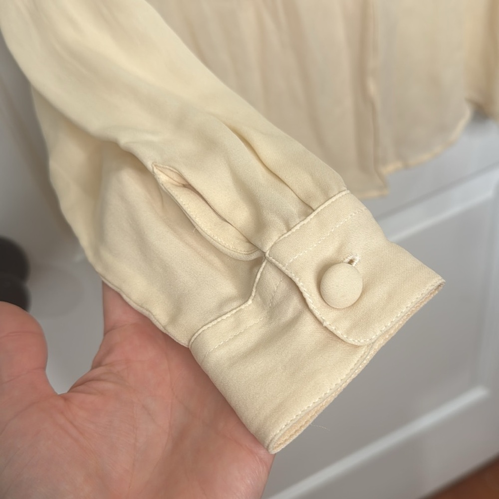 HENRI BENDEL NEW YORK VINTAGE 100% SILK CREAM BLOUSE 8 - Picture 6 of 12